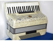 Marinucci Italian 120 bass white accordion